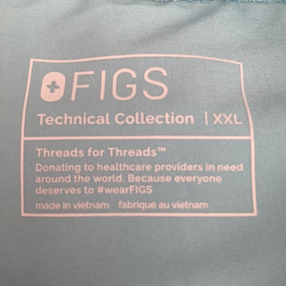 Fig scrubs. Sea glass. XXL Zamora joggers and XL Rafaela Oversized Scrub Top - Picture 6 of 7